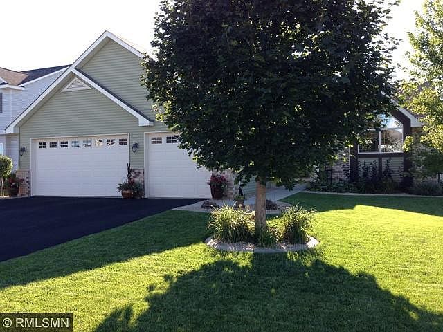 1st image of 960 Cobblestone Ln