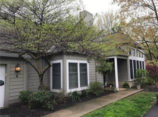 4 Haskell Dr, Bratenahl, OH 44108