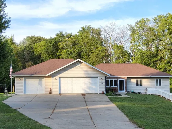310 E Baker St, Avoca, IA 51521