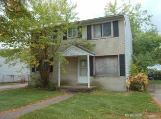 25825 Schoenherr Rd, Warren, MI 48089