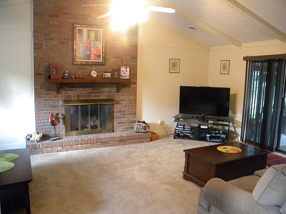 3rd image of 115 Beaverdale Ct