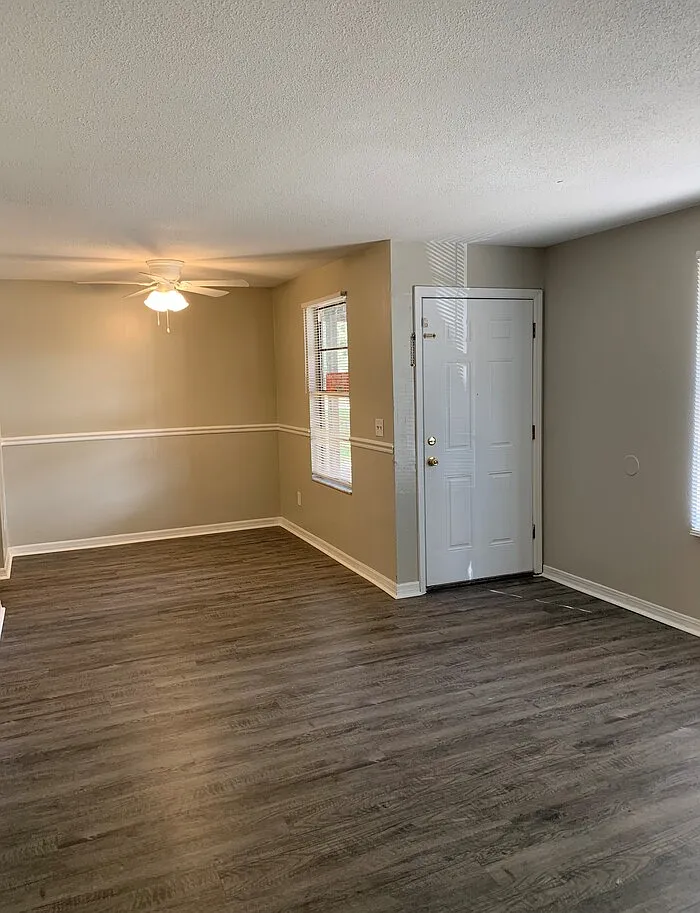 2 bed, 1.5 bath, $1,150 — Photo 4