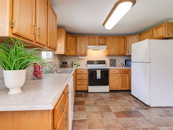 5th image of 6138 Buckman Dr