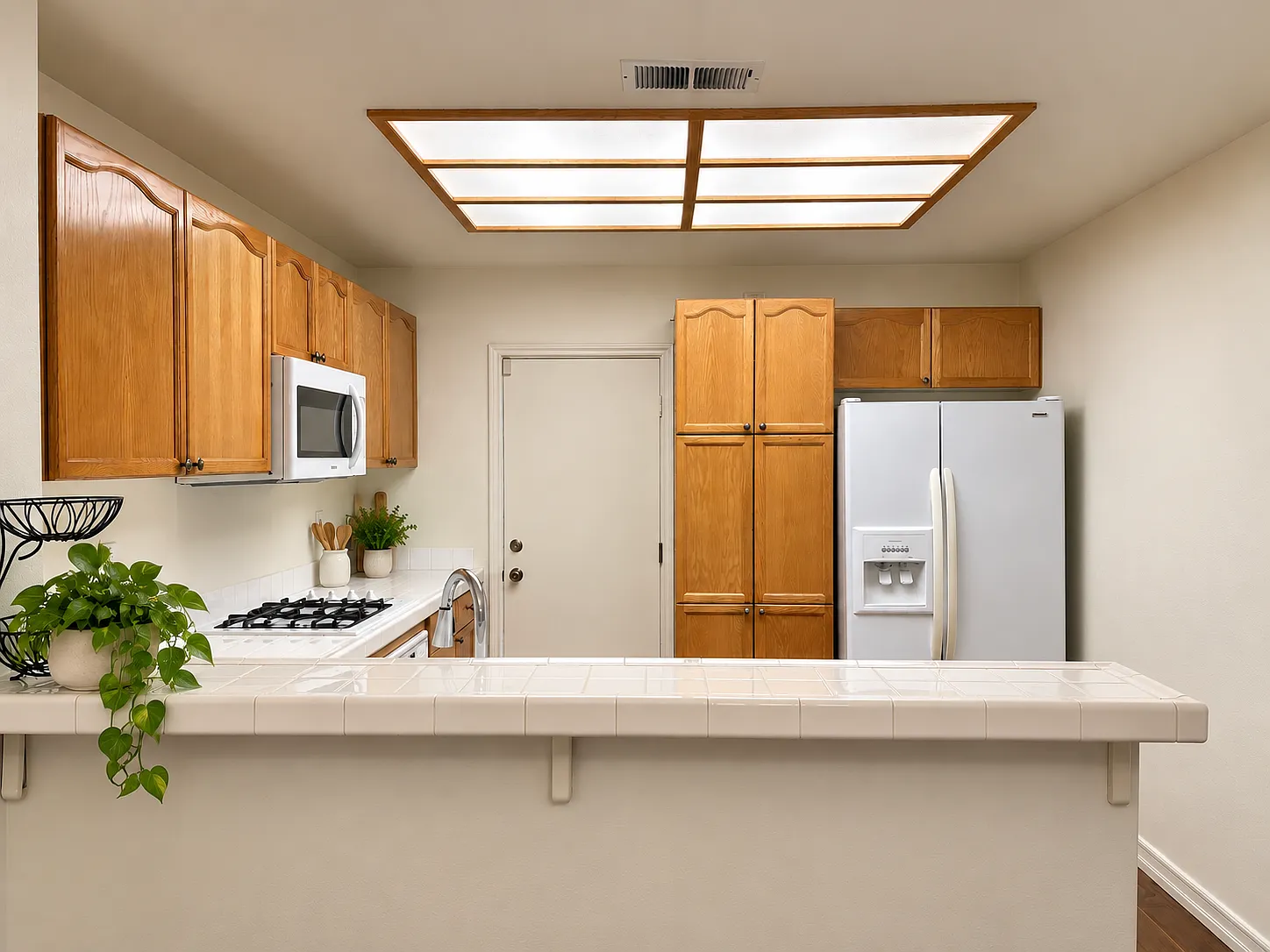 3 bed, 2.5 bath, 1440 sqft, $3,650 — Photo 3