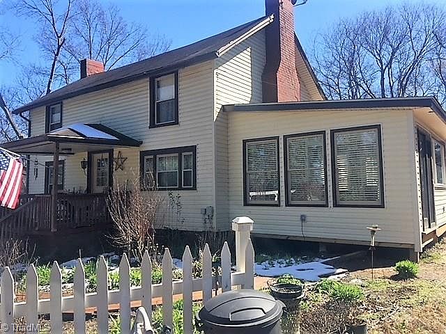 2nd image of 410 Boulevard St