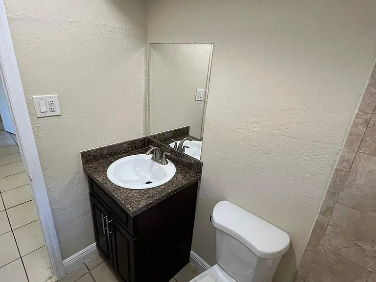 1370 NE 119th St #137008 — Photo 36