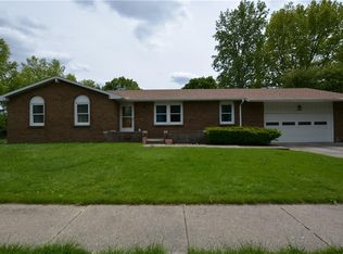 475 Shadow Dr, Decatur, IL 62526