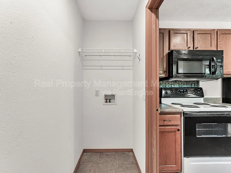 3251 W Scott St — Photo 10