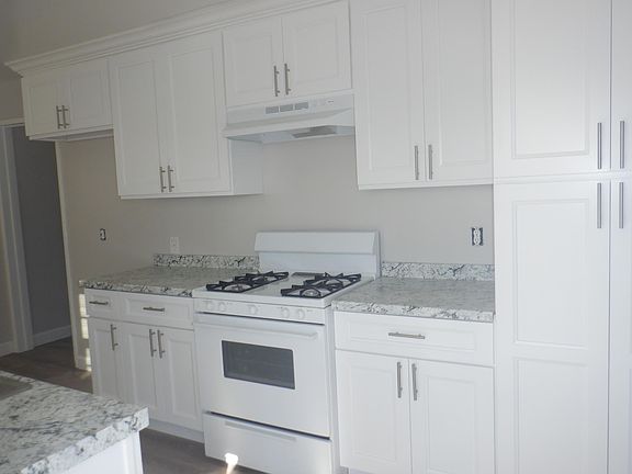 3rd image of 858 E Rosewood Ct