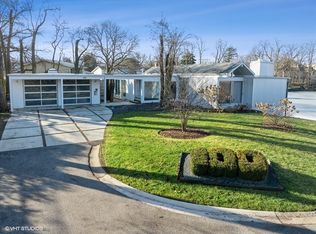 100 Shoreline Dr, Park Ridge, IL 60068