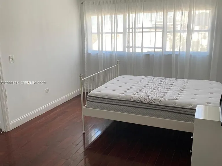 1881 Washington Ave #7C — Photo 2
