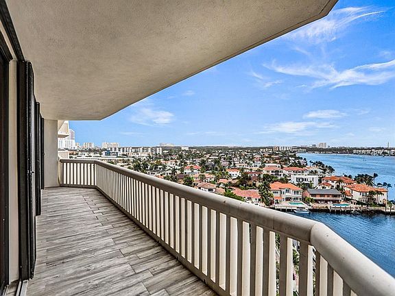 3rd image of 1000 Island Blvd #580