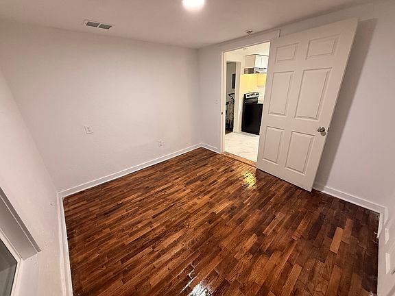 5th image of 4722 Eastlawn Dr