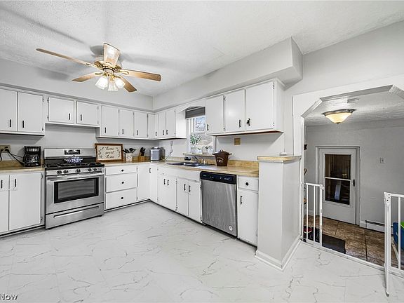 5th image of 33378 Lake Shore Blvd