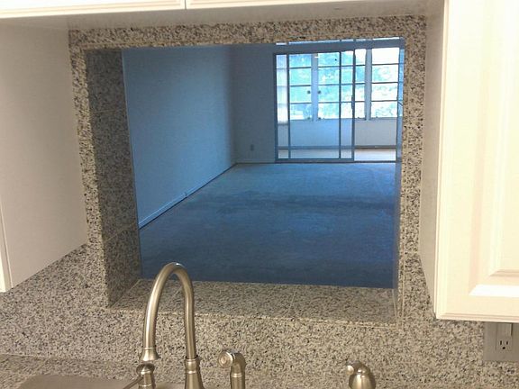 5th image of 4301 Martinique Cir APT L4