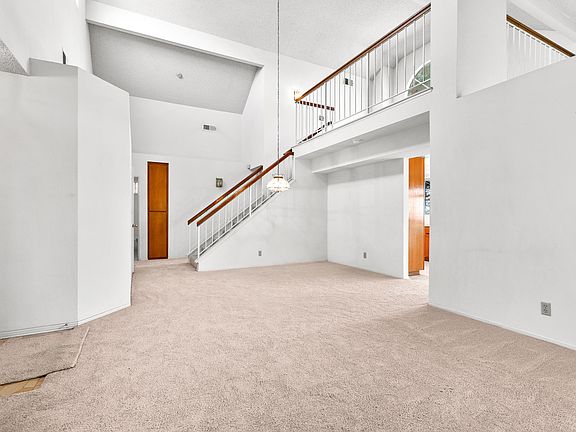 3rd image of 5147 Essex Dr
