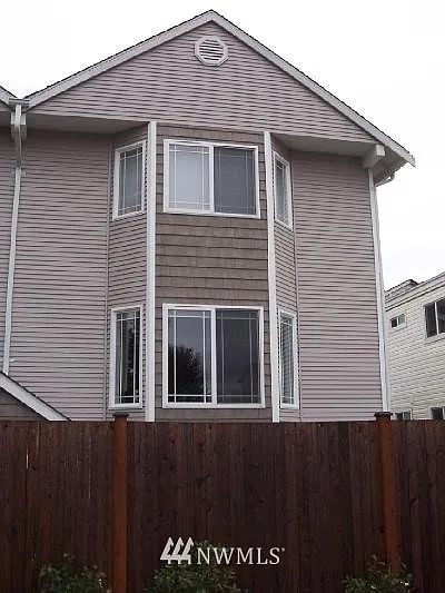 1143 N 93rd photo 1