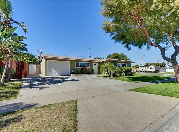 3rd image of 7601 El Monte Dr