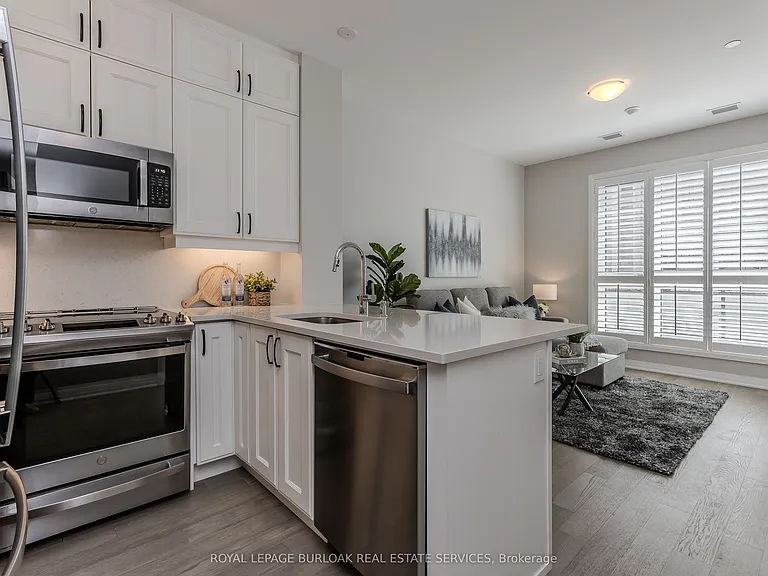 460 Gordon Krantz Ave #112 — Photo 9