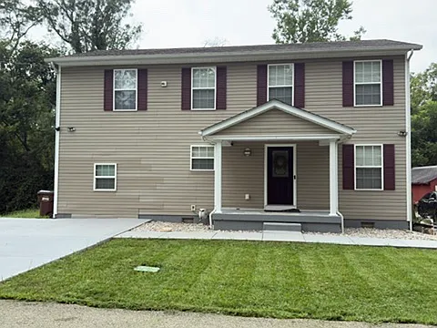 4 bed, 2.5 bath, 1950 sqft, $2,700 — Photo 1
