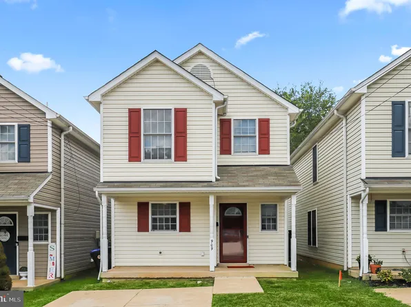 909 White St, Fredericksburg, VA 22401