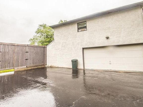 3rd image of 11500 Forest Lane Ave