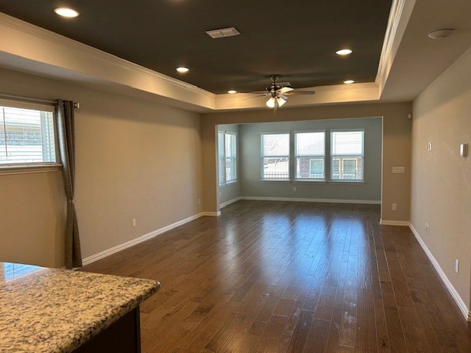 1237 Revolution Dr, Aubrey, TX - View 4