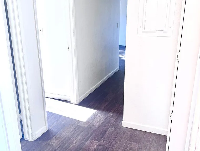 1315 SW G St — Photo 9