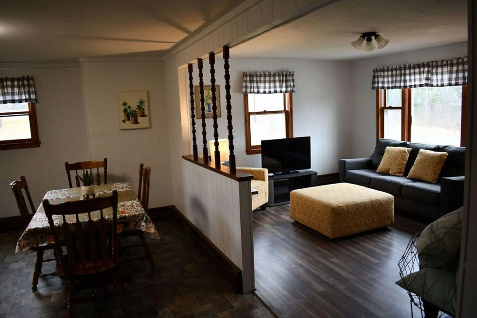 2 bed, 1.0 bath, 785 sqft, $5,216 — Photo 2