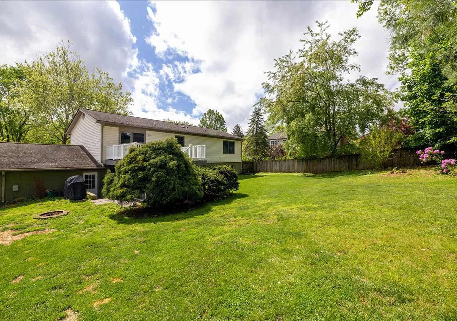 Spacious Home with Amazing Fenced Yard in Blacksburg — Photo 3