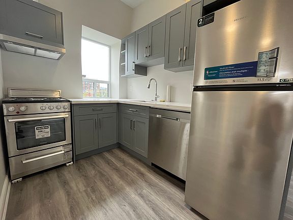 3rd image of 1154 Queen St W #1-Bedroom