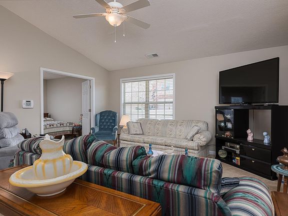 3rd image of 2400 Rockaway Pl