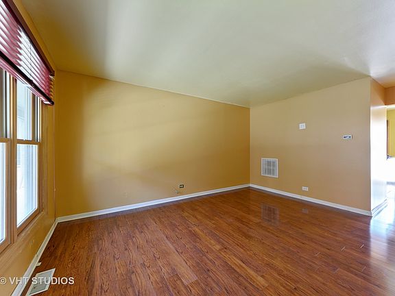 3rd image of 1732 Bristol Walk #1732