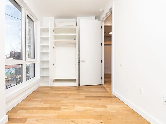 5th image of 521 Halsey St Unit 1