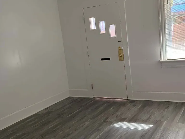 775 Lucas Pl — Photo 2