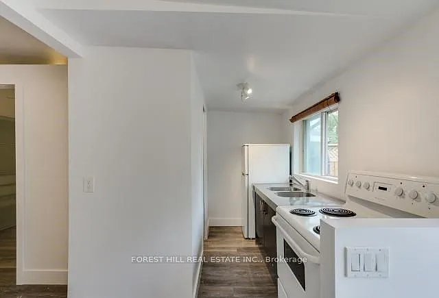 48 Rowntree Ave #REAR — Photo 5