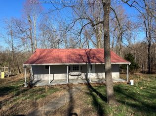 486 Plummer Dr, Leon, WV 25123
