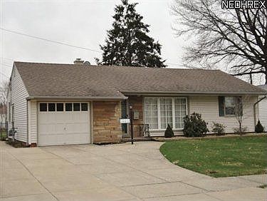 3rd image of 10011 Newkirk Dr