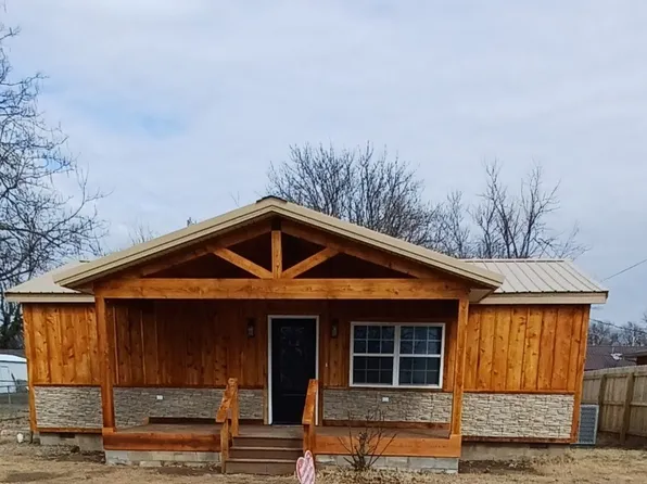 819 W Audd Ave, Checotah, OK 74426