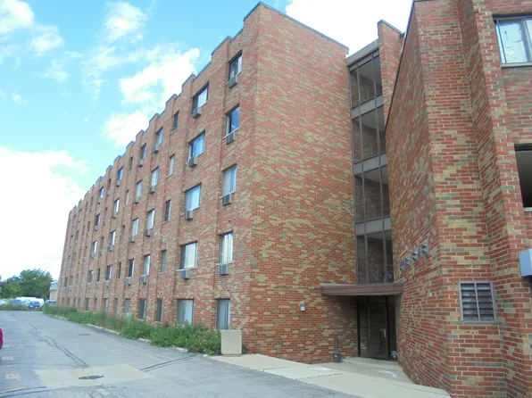 5310 N Chester Ave APT 301, Chicago, IL 60656
