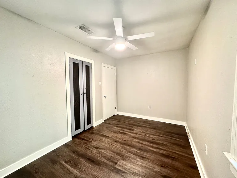 2428 Orpine Ave — Photo 14