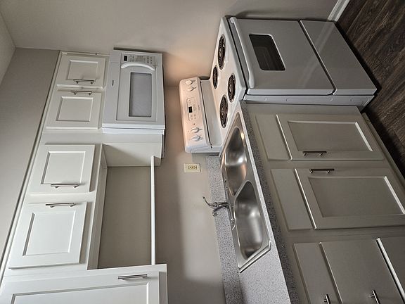 2nd image of 2020 Midland Ave APT 7