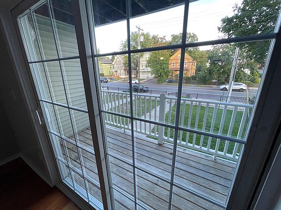 4th image of 76 Sherman Ave #3