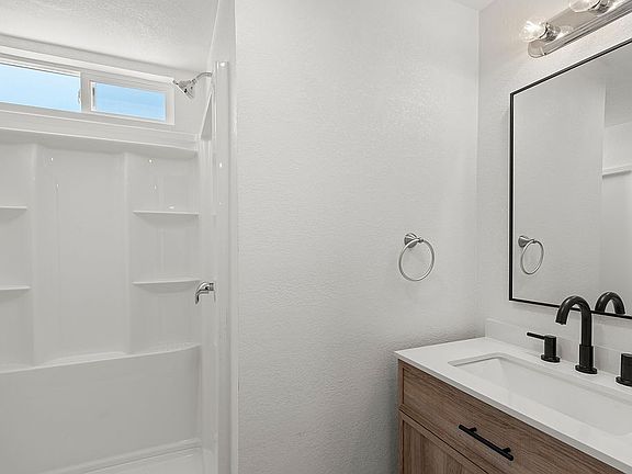 17th image of 410 N 67th Ln