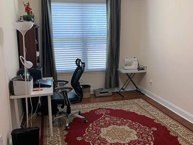 Guest bedroom or Office room