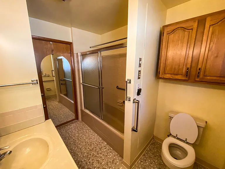 10910 Harford Rd — Photo 22