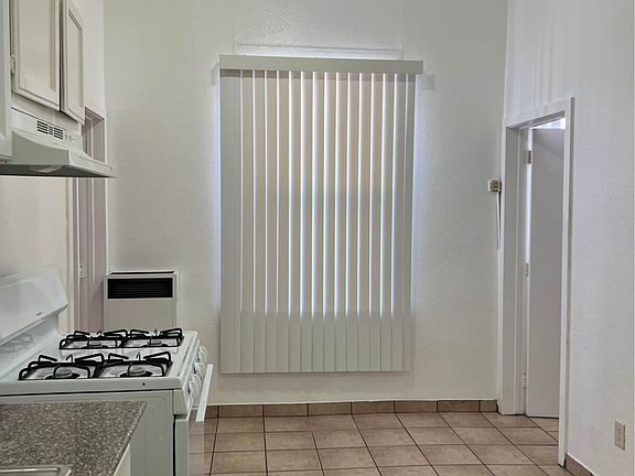 4th image of 424 W 3rd St #424
