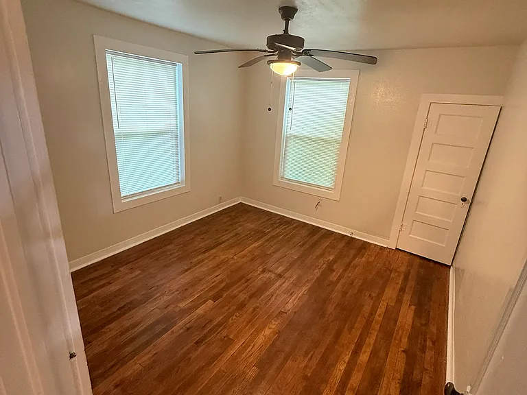 514 Brown St — Photo 7