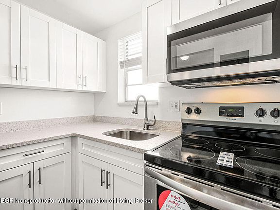 5th image of 3907 S Flagler Dr #303