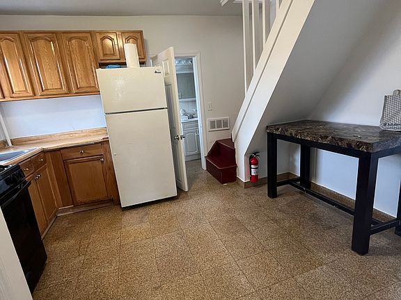 2nd image of 40 W Grant Ave Floor 2